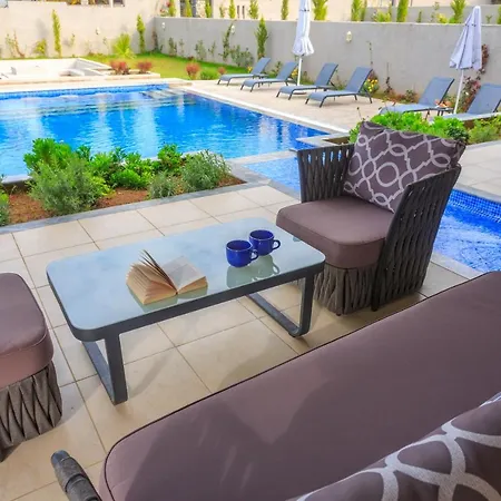 Orka Moderno Luxury Villa